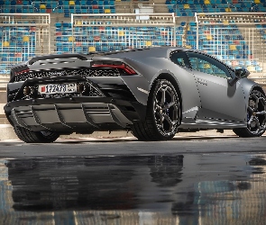 Lamborghini Huracan, Tył, Srebrne