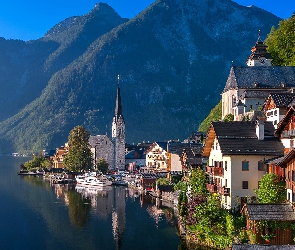 Miasteczko Hallstatt, Drzewa, Jezioro Hallstattersee, Austria, Lasy, Domy, Góry