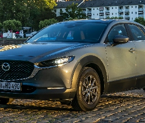 Mazda CX-30, Przód