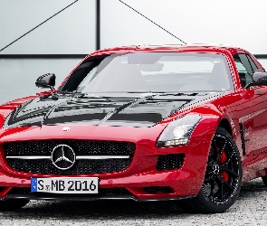 Mercedes-Benz SLS AMG GT, Przód