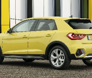 Żółte, Audi A1 Citycarver