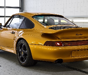 Porsche 911 Turbo, Tył