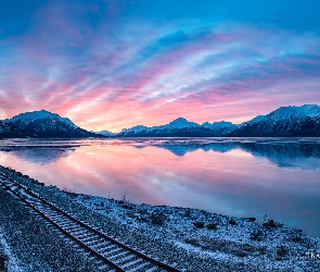 Wschód słońca, Góry, Stany Zjednoczone, Tory kolejowe, Alaska, Jezioro