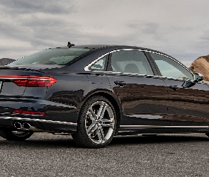 2020, Audi S8