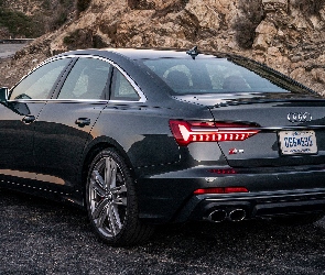 Audi S6 Sedan, Tył