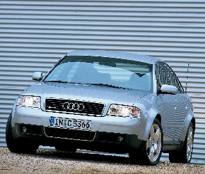 Audi A6, Przód