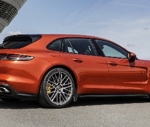Porsche Panamera Turbo S, Bok