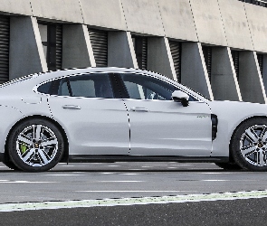 Bok, Porsche Panamera S