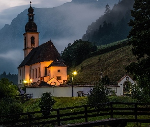 Drzewa, Rzeka Ramsauer Ache, Park Narodowy Berchtesgaden, Oświetlony, Most, Niemcy, Ramsau bei Berchtesgaden, Bawaria, Kościół św Sebastiana, Góry, Alpy