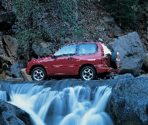 Suzuki Grand Vitara, Wodospad