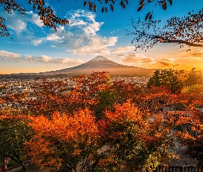 Wyspa Honsiu, Japonia, Jesień, Góra Fudżi, Krzewy, Drzewa, Miasto Fujiyoshida