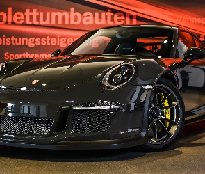 Porsche 911 GT3 RS, Przód