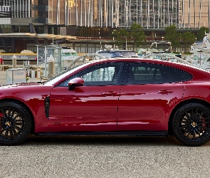 Porsche Panamera GTS, 2021