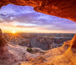 Stan Utah, Promienie słońca, Kanion, Stany Zjednoczone, Łuk skalny, Park Narodowy Canyonlands, Skały