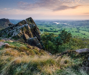 Wzgórze, Drzewa, Dolina, Wschód słońca, Trawa, Skały, Poranek, Pola