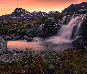 Wodospad, Jotunheimen, Góry, Norwegia, Skały, Kamienie, Promienie słońca, Rzeka