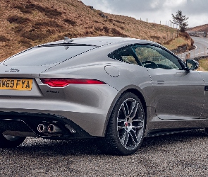 Jaguar F-Type Coupe, Tył