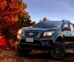 Czarny, Ognisko, Nissan Frontier