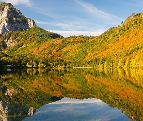 Langbathseen, Jezioro, Zalesione, Austria, Skały, Jesień, Góry