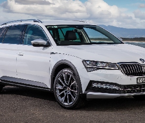 Skoda Superb Scout