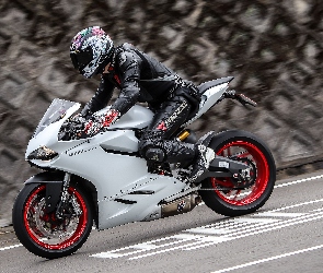 Motocykl, Ducati 899 Panigale