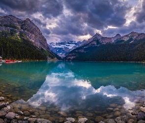 Alberta, Góry, Kanada, Lake Louise, Chmury, Jezioro, Park Narodowy Banff, Kamienie