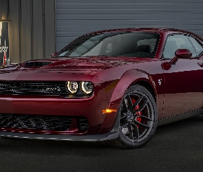 Dodge Challenger SRT Hellcat, Przód