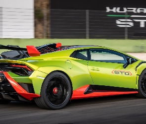 Lamborghini Huracan STO, Bok