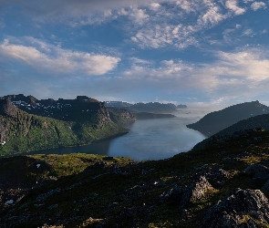 Morze, Lofoty, Wyspa Senja, Niebo, Góry, Norwegia, Fiord