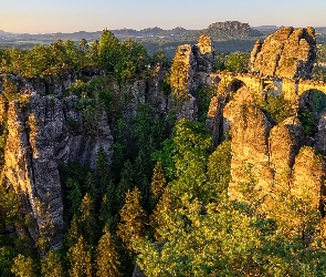 Niemcy, Park Narodowy Saskiej Szwajcarii, Skały, Formacja Bastei, Drzewa, Most