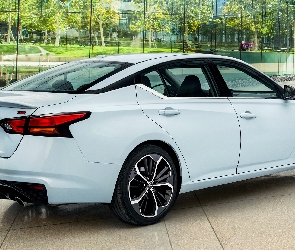 Nissan Altima SR