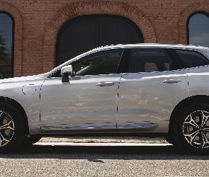 Volvo XC60 Recharge, Bok
