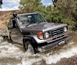 Toyota Land Cruiser 70