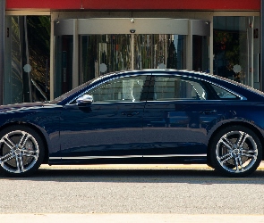 Audi S8, Bok