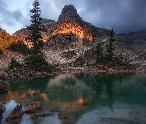 Kanada, Kamienie, Jezioro, Góry, Watersprite Lake, Drzewa