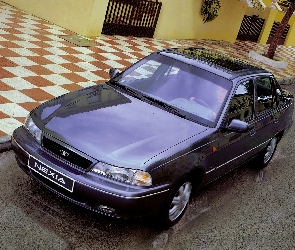 Daewoo Nexia, Przód