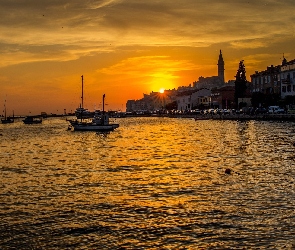 Chorwacja, Zachód, Motorówki, Słońca, Domy, Morze, Półwysep Istria, Miasto, Rovinj