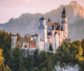 Góry, Alpy, Zamek Neuschwanstein, Drzewa, Gmina Schwangau, Niemcy, Wzgórze, Bawaria, Jesień, Skały, Lasy