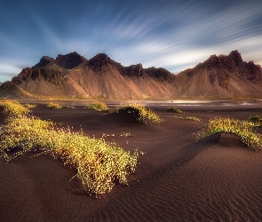 Góra Vestrahorn, Islandia, Trawa, Plaża Stokksnes, Góry