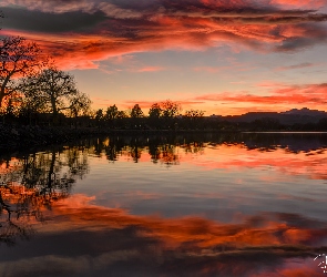 Odbicie, Zachód słońca, Drzewa, Jezioro, Kolorowe, Niebo