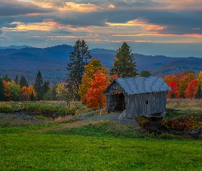 Pole, Zachód słońca, Jesień, Most, Cabot, Stany Zjednoczone, Góry, Stan Vermont, AM Foster Covered Bridge, Drzewa, Zadaszony