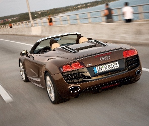 Audi R8 Spyder, Samochód, Super