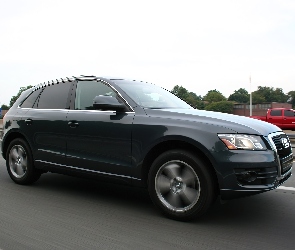 Autostrada, Barierki, Audi Q5