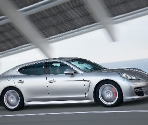 Srebrne, Porsche Panamera
