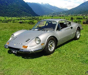 Ferrari Dino, Reflektory, Alufelgi