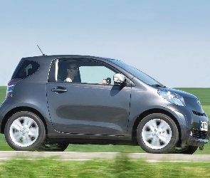 Toyota iQ, Lusterka, Drzwi