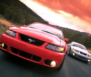 Czerwony, Ford Mustang