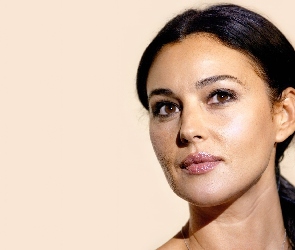 Monica Bellucci, Twarz