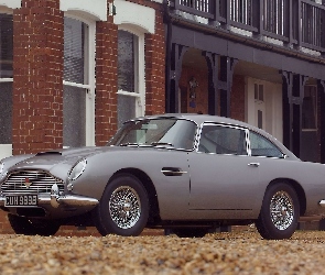 Zabytkowy, Aston Martin DB5