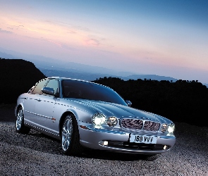Jaguar XJR, Ksenony